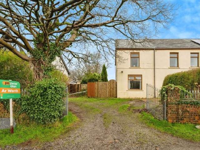 4 Bedroom Semi Detached House