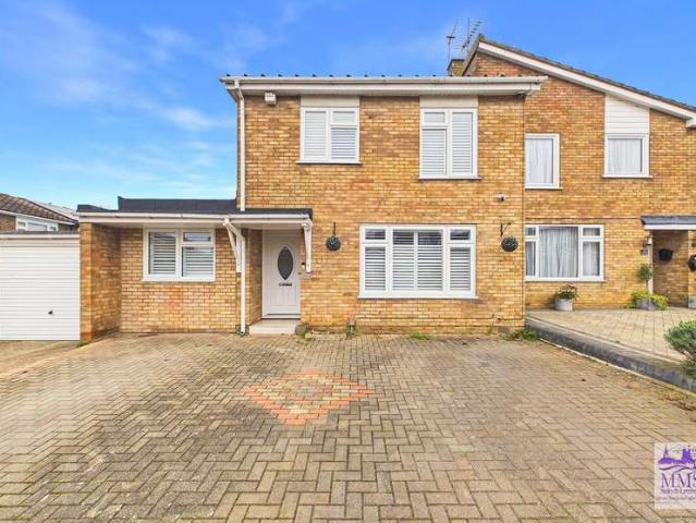 4 Bedroom Semi Detached House