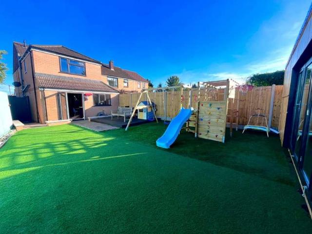 4 Bedroom Semi Detached House