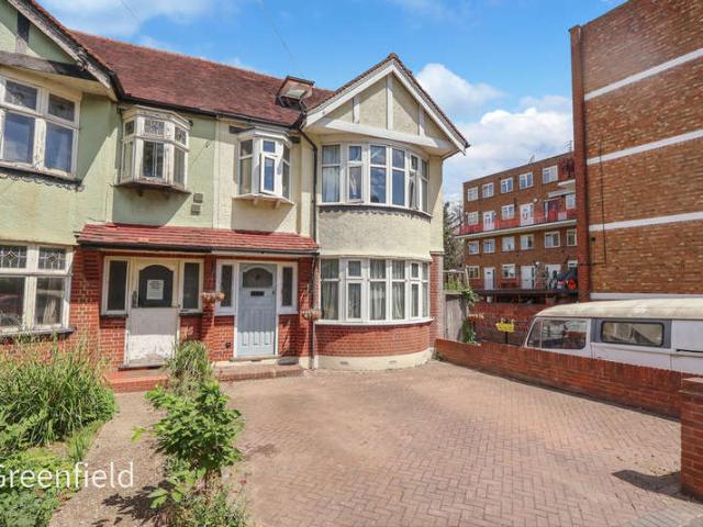 4 Bedroom Semi Detached House