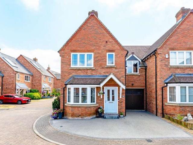 4 Bedroom Semi Detached House