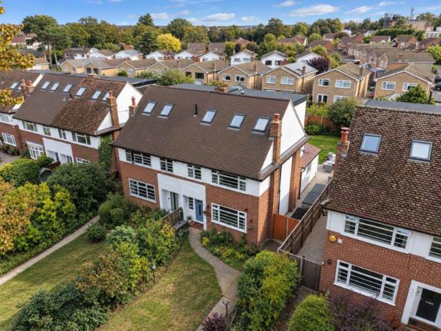 4 Bedroom Semi Detached House