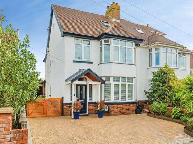 4 Bedroom Semi Detached House