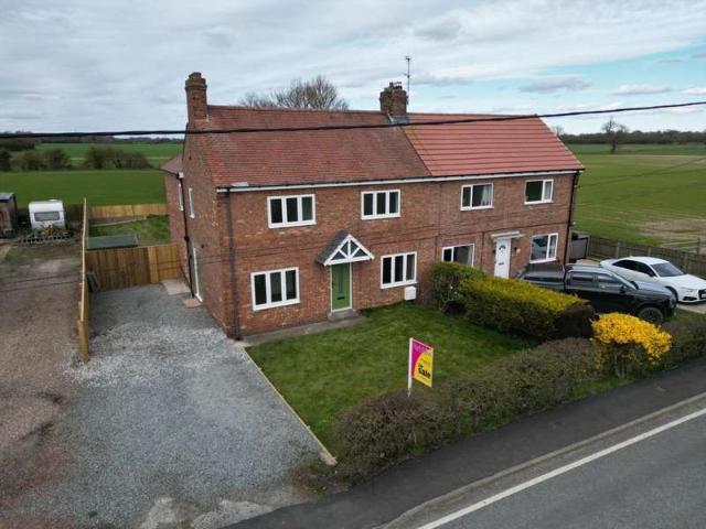 4 Bedroom Semi Detached House