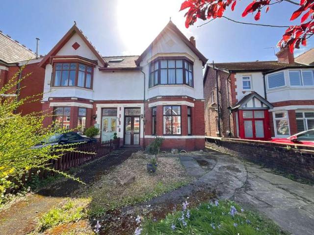 4 Bedroom Semi Detached House