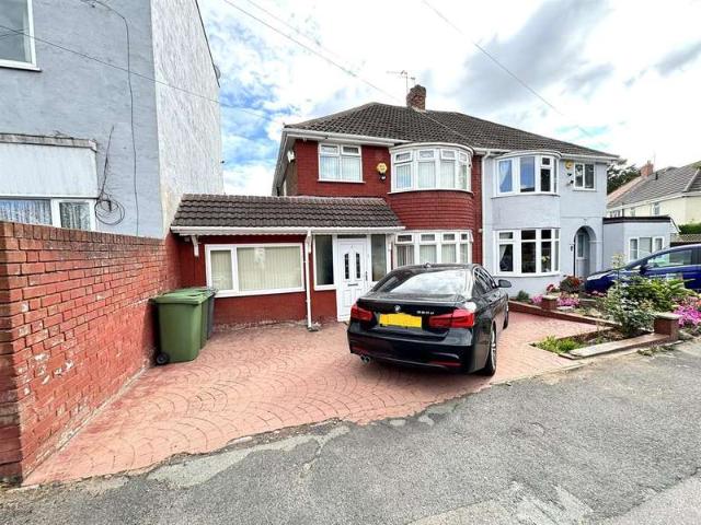 4 Bedroom Semi Detached House