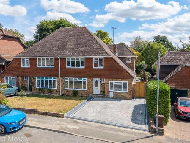 4 Bedroom Semi Detached House