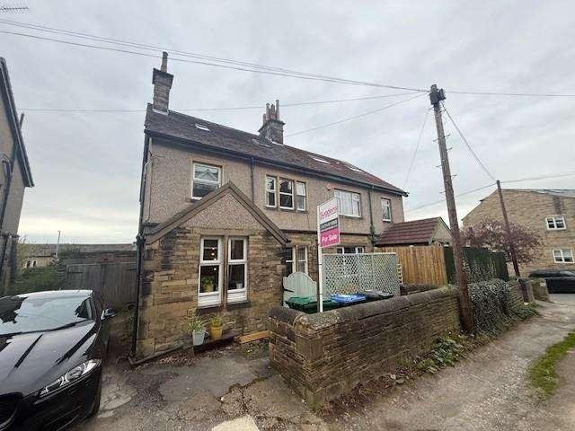 4 Bedroom Semi Detached House