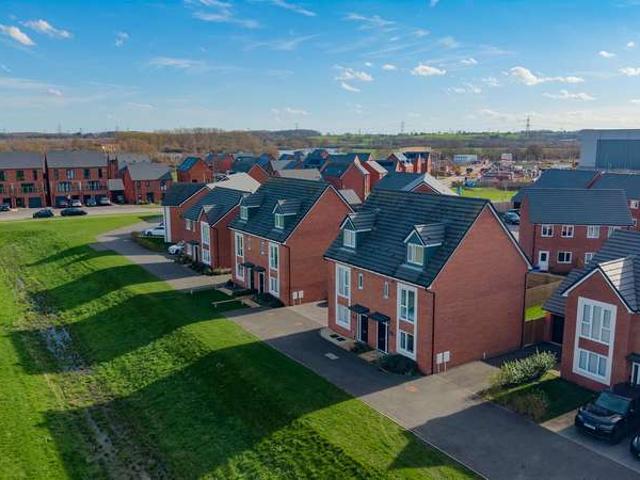4 Bedroom Semi Detached House