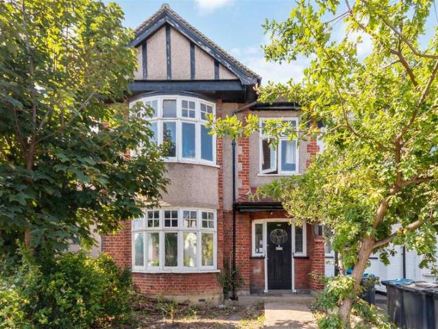 4 Bedroom Semi Detached House