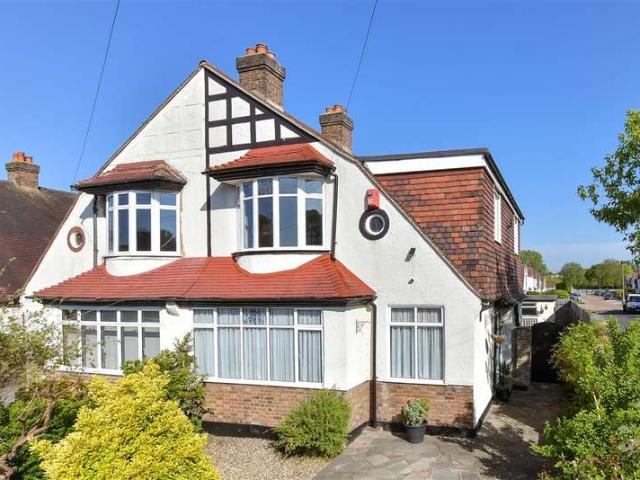 4 Bedroom Semi Detached House