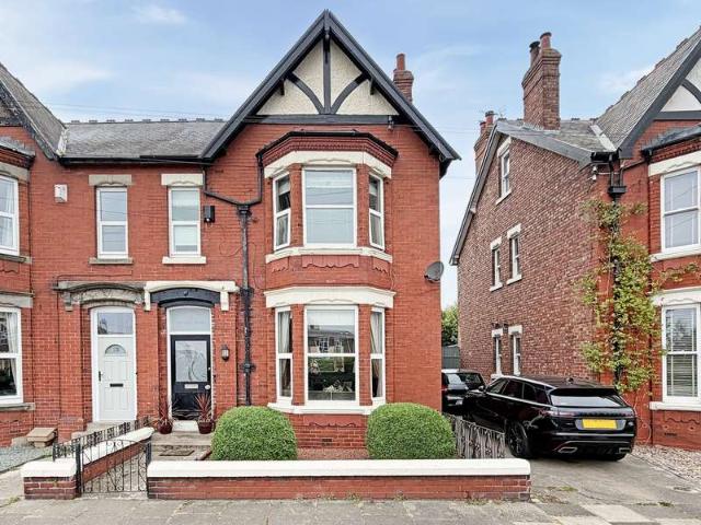 4 Bedroom Semi Detached House