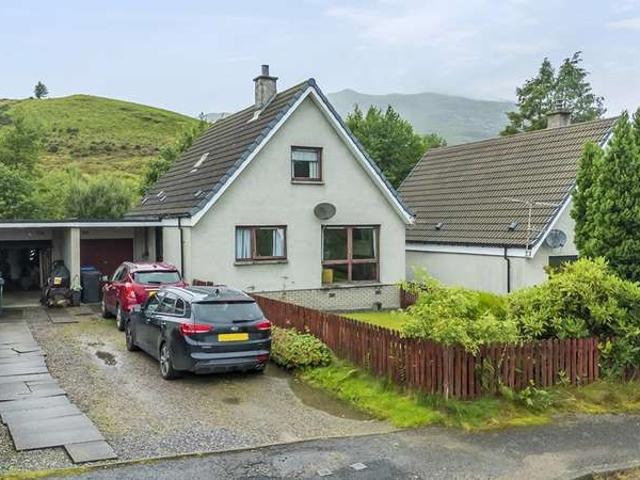 4 Bedroom Semi Detached House