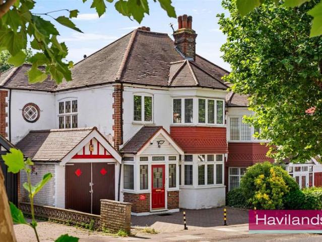 4 Bedroom Semi Detached House