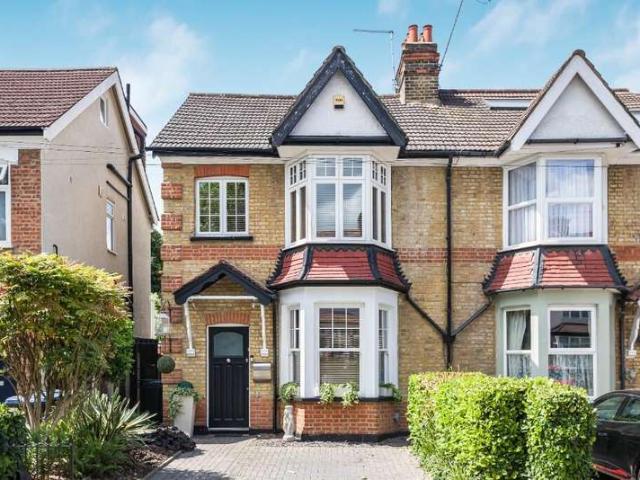 4 Bedroom Semi Detached House