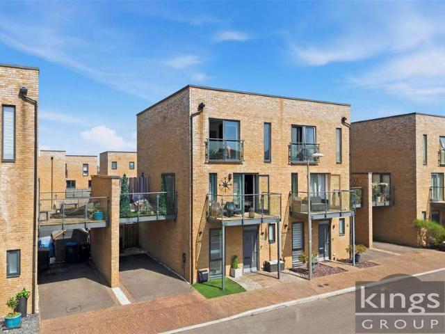 4 Bedroom Semi Detached House