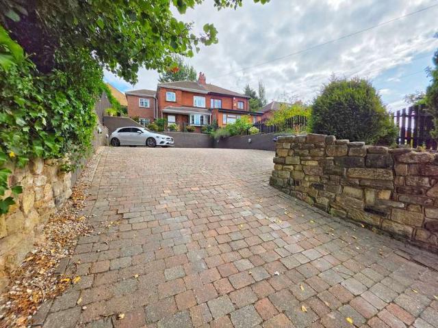 4 Bedroom Semi Detached House