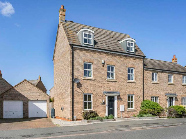4 Bedroom Semi Detached House