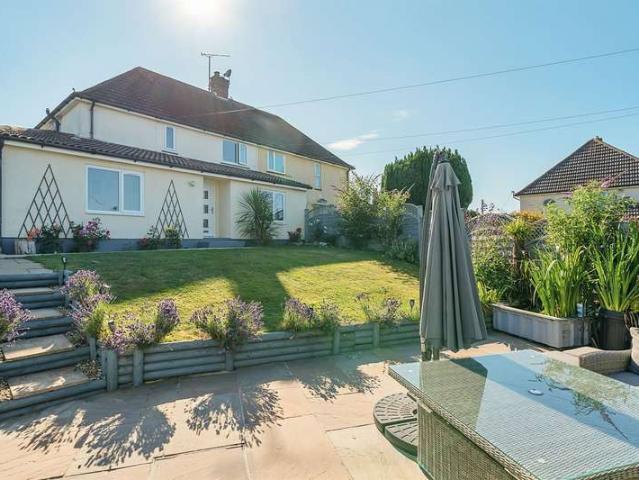 4 Bedroom Semi Detached House