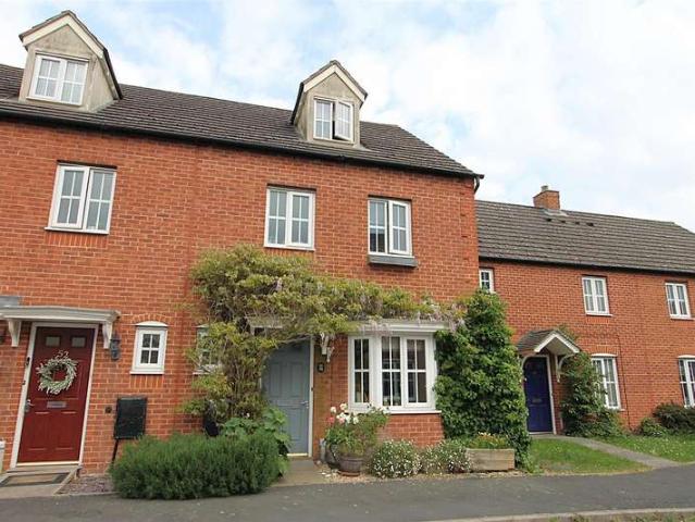 4 Bedroom Semi Detached House
