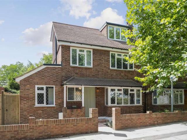 4 Bedroom Semi Detached House