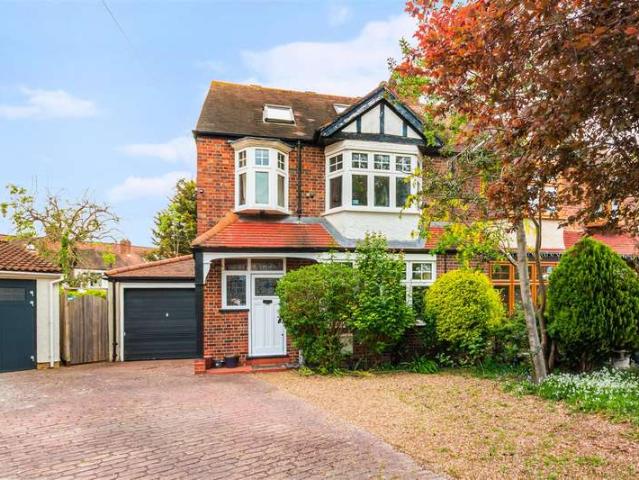 4 Bedroom Semi Detached House