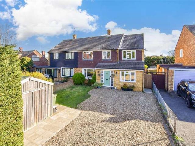 4 Bedroom Semi Detached House