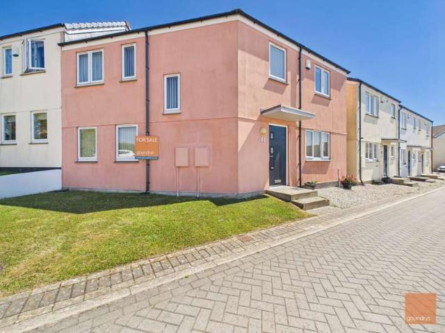 4 Bedroom Semi Detached House