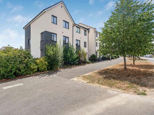 4 Bedroom Semi Detached House