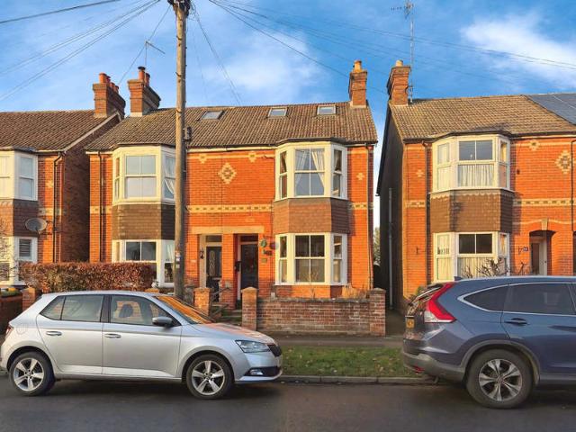 4 Bedroom Semi Detached House