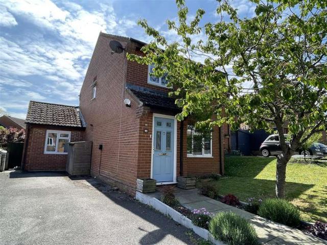 4 Bedroom Semi Detached House
