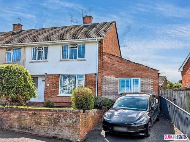 4 Bedroom Semi Detached House