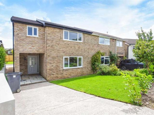 4 Bedroom Semi Detached House