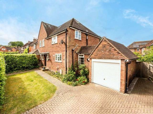 4 Bedroom Semi Detached House