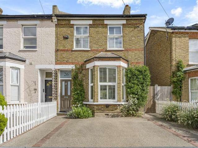 4 Bedroom Semi Detached House