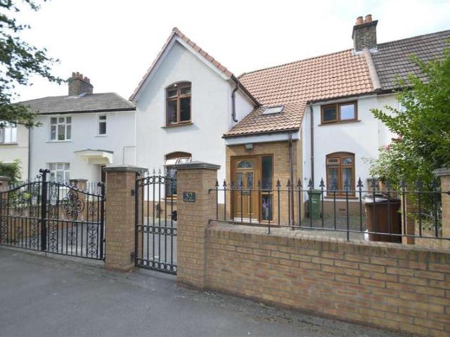 4 Bedroom Semi Detached House