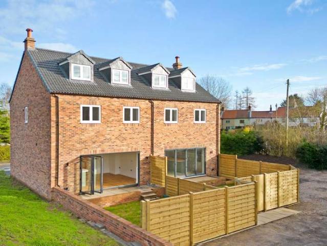4 Bedroom Semi Detached House