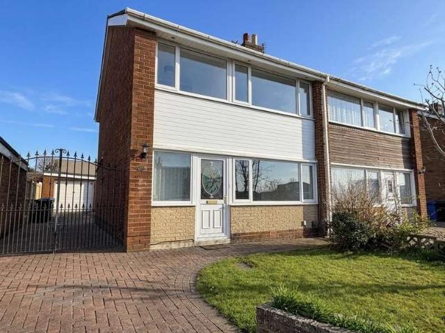 4 Bedroom Semi Detached House