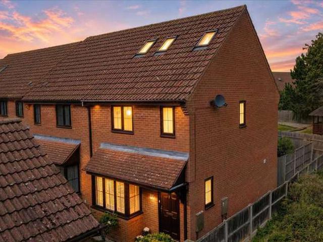 4 Bedroom Semi Detached House
