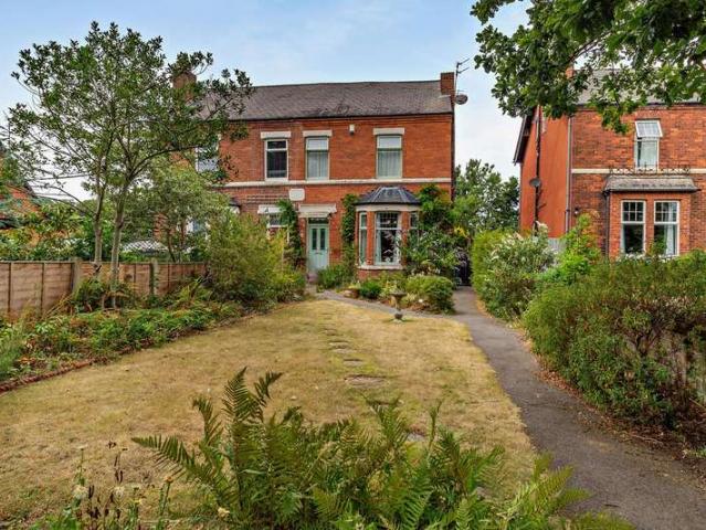 4 Bedroom Semi Detached House