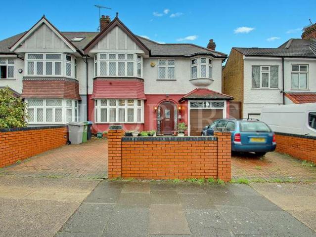 4 Bedroom Semi Detached House