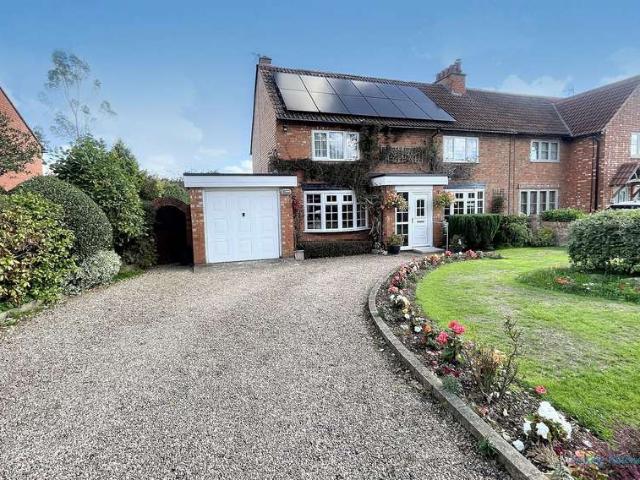 4 Bedroom Semi Detached House