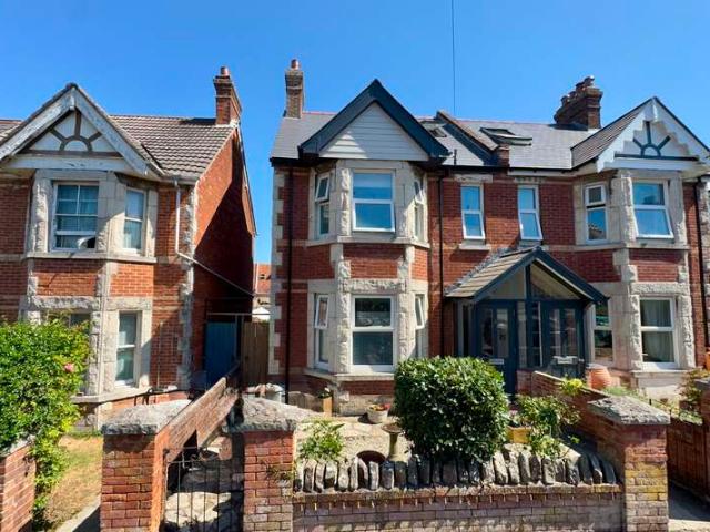 4 Bedroom Semi Detached House