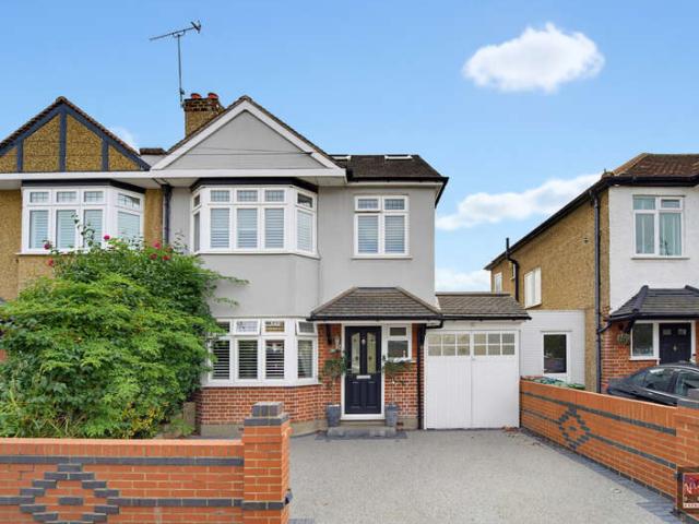 4 Bedroom Semi Detached House