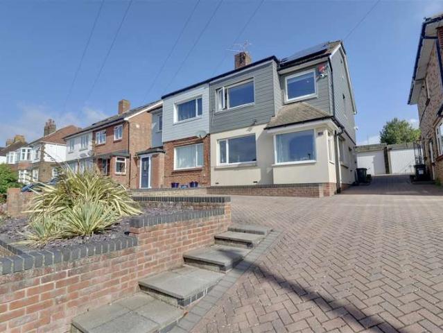 4 Bedroom Semi Detached House