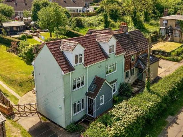 4 Bedroom Semi Detached House