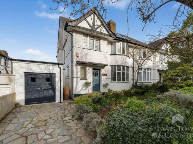 4 Bedroom Semi Detached House
