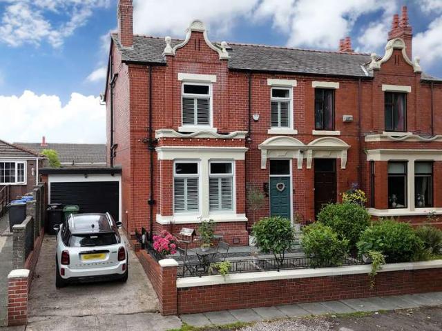 4 Bedroom Semi Detached House