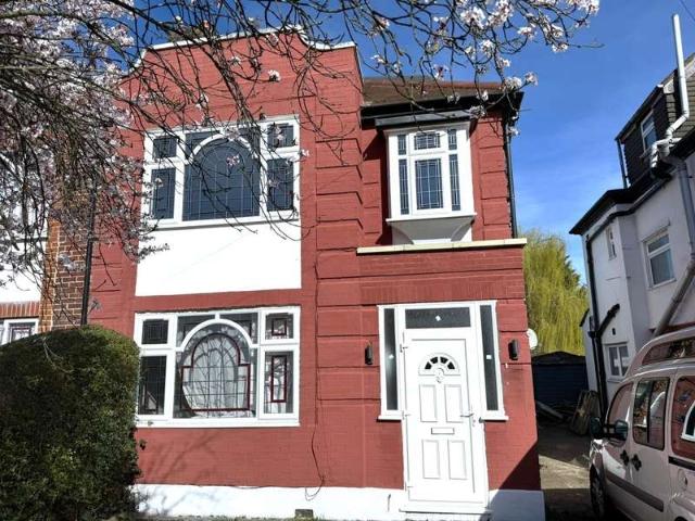 4 Bedroom Semi Detached House