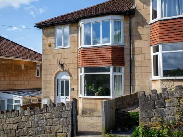 4 Bedroom Semi Detached House